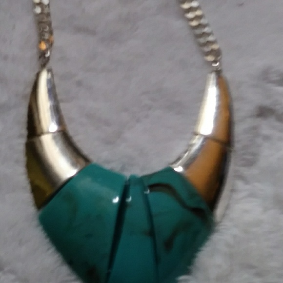 Turquoise and Silver Statement necklace - Picture 4 of 5